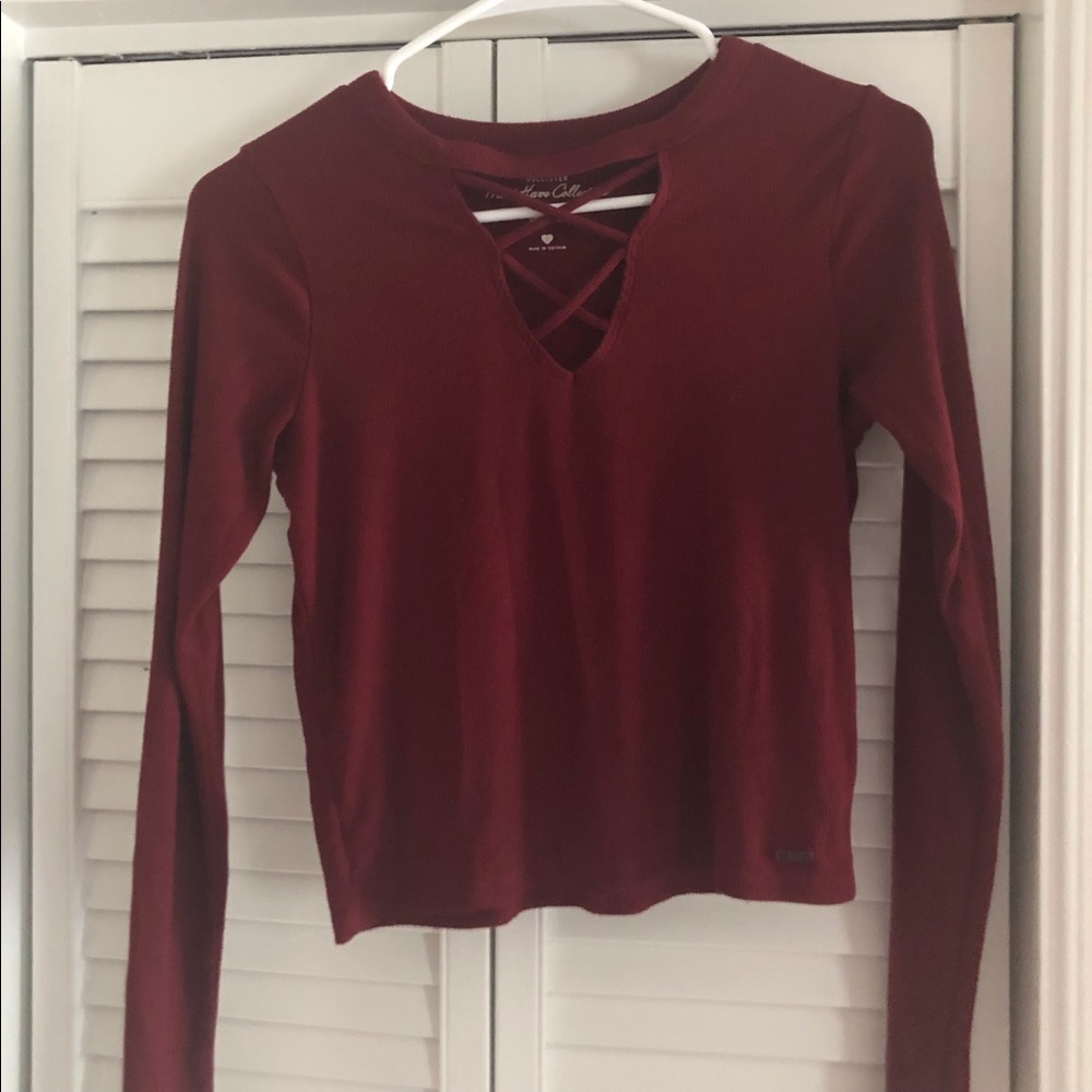 Hollister | Long-Sleeve Key Hole Tee, S